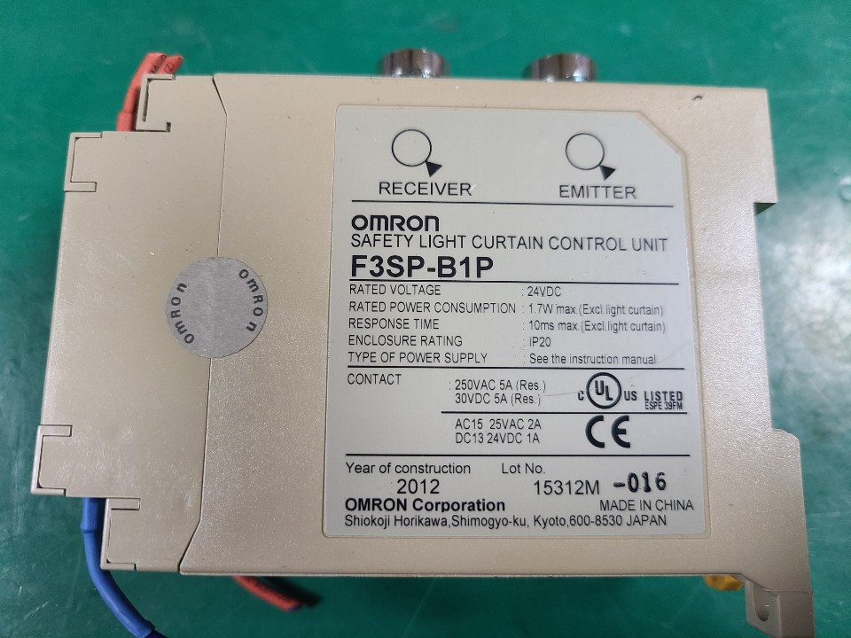OMRON SAFETY LIGHT CURTAIN CONTROL F3SP-B1P (중고) 오므론 안전센서 콘트롤