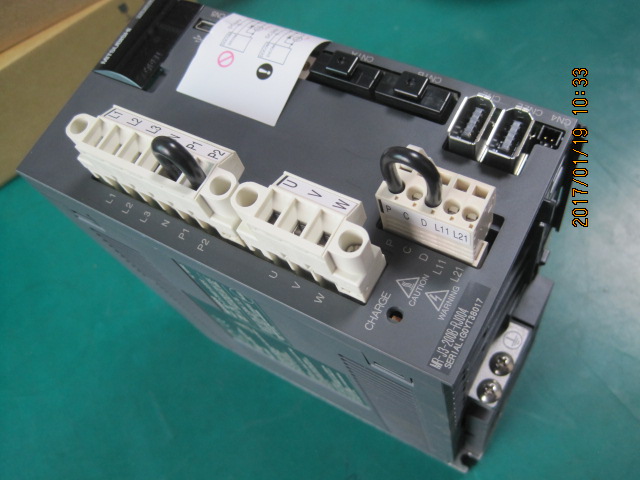 (A급-미사용품)SERVO MOTOR MR-J3-200B-RJ004 미쓰비시 서보 드라이브