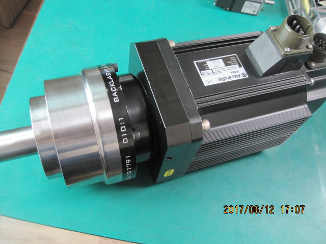 AC SERVO MOTOR 2004-RD15BA1AT3 + AE120 10:1 1.5KW(중고)