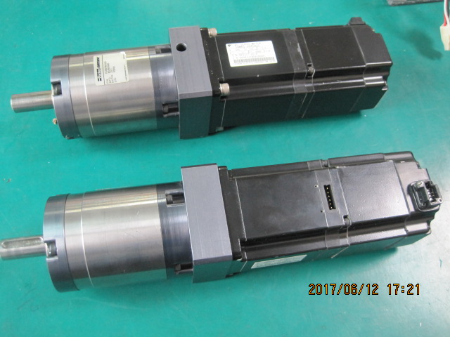 AC SERVO MOTOR SGMAS-04ACA2C + PV60TN-020 (중고)