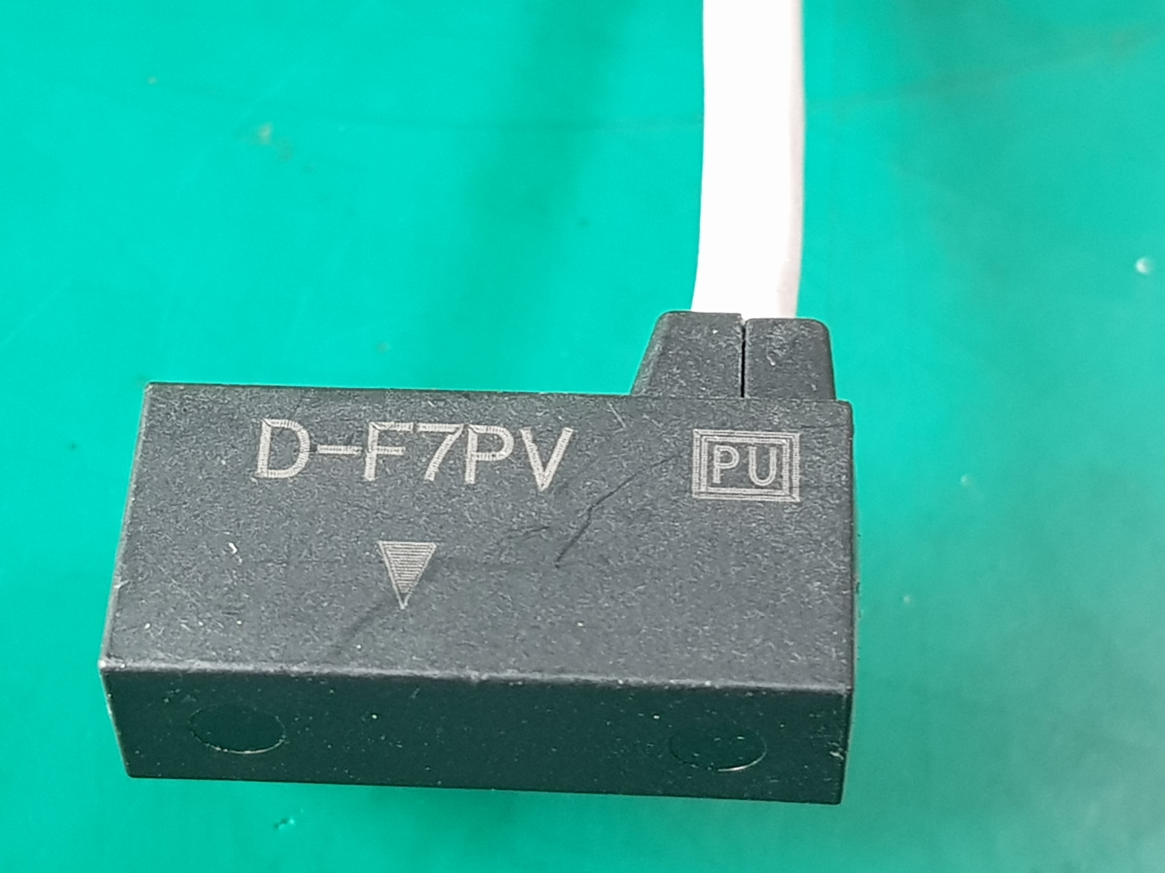 SMC Solid State D-F7PV PNP Rail Mount Auto-switch