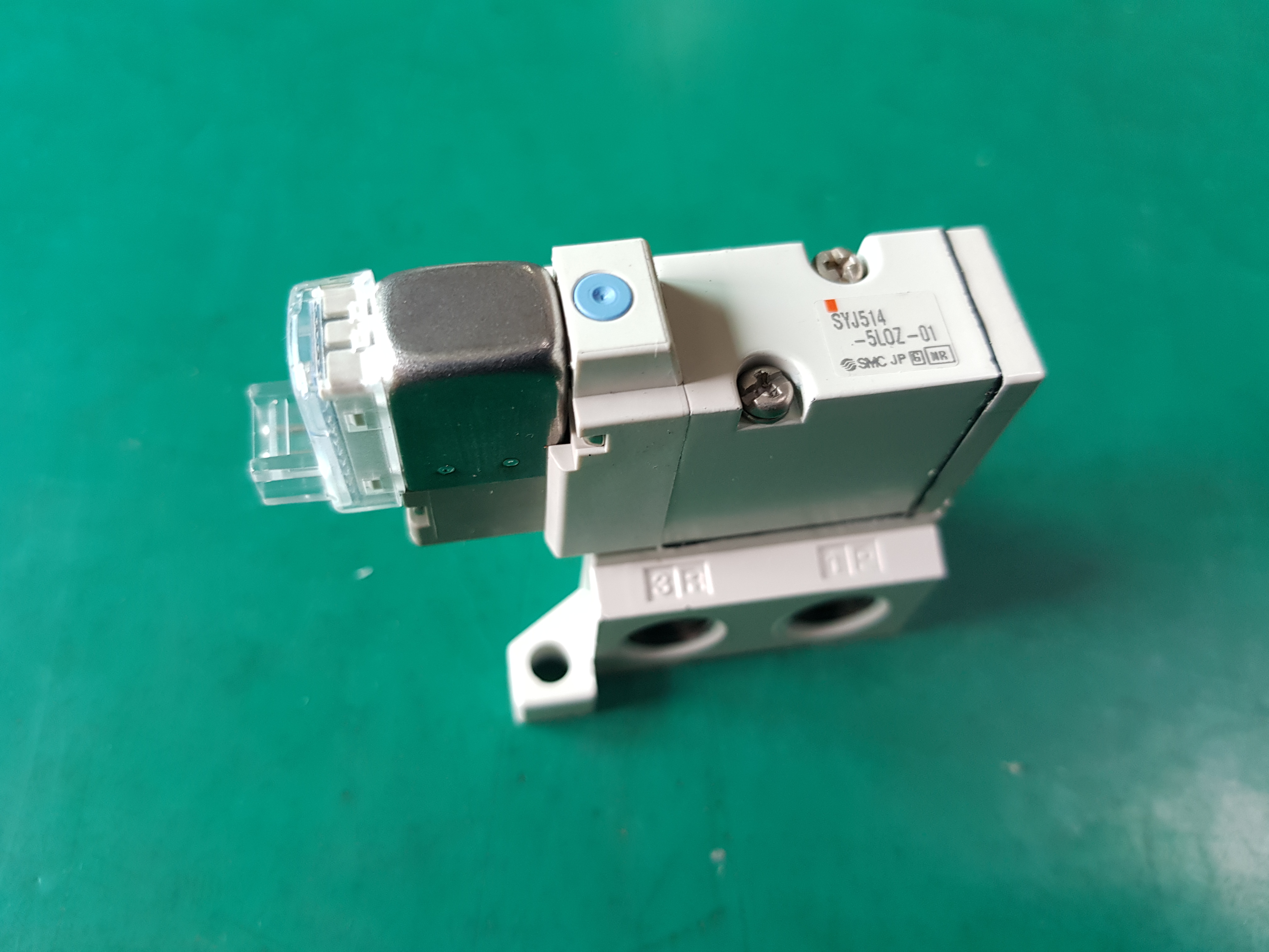 SOLENOID VALVE SYJ514-5LOZ-01(미사용품)