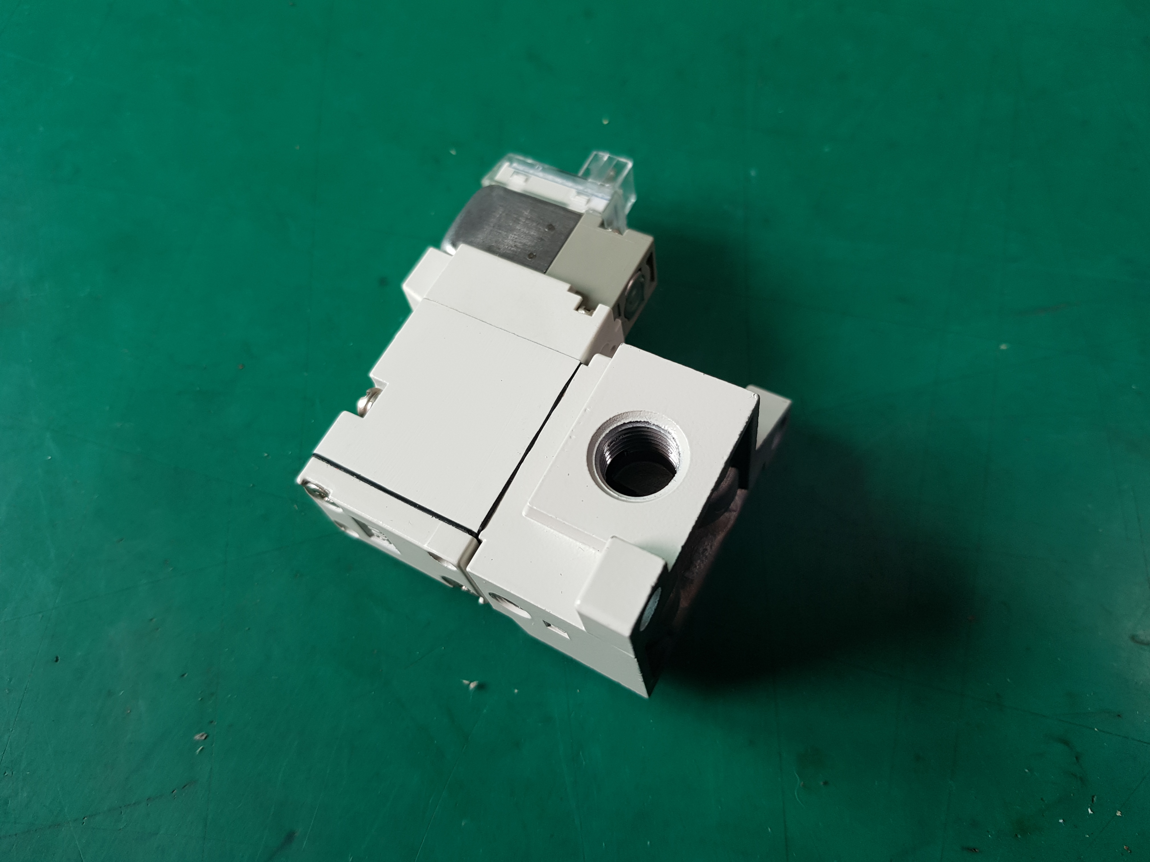 SOLENOID VALVE SYJ514-5LOZ-01(미사용품)