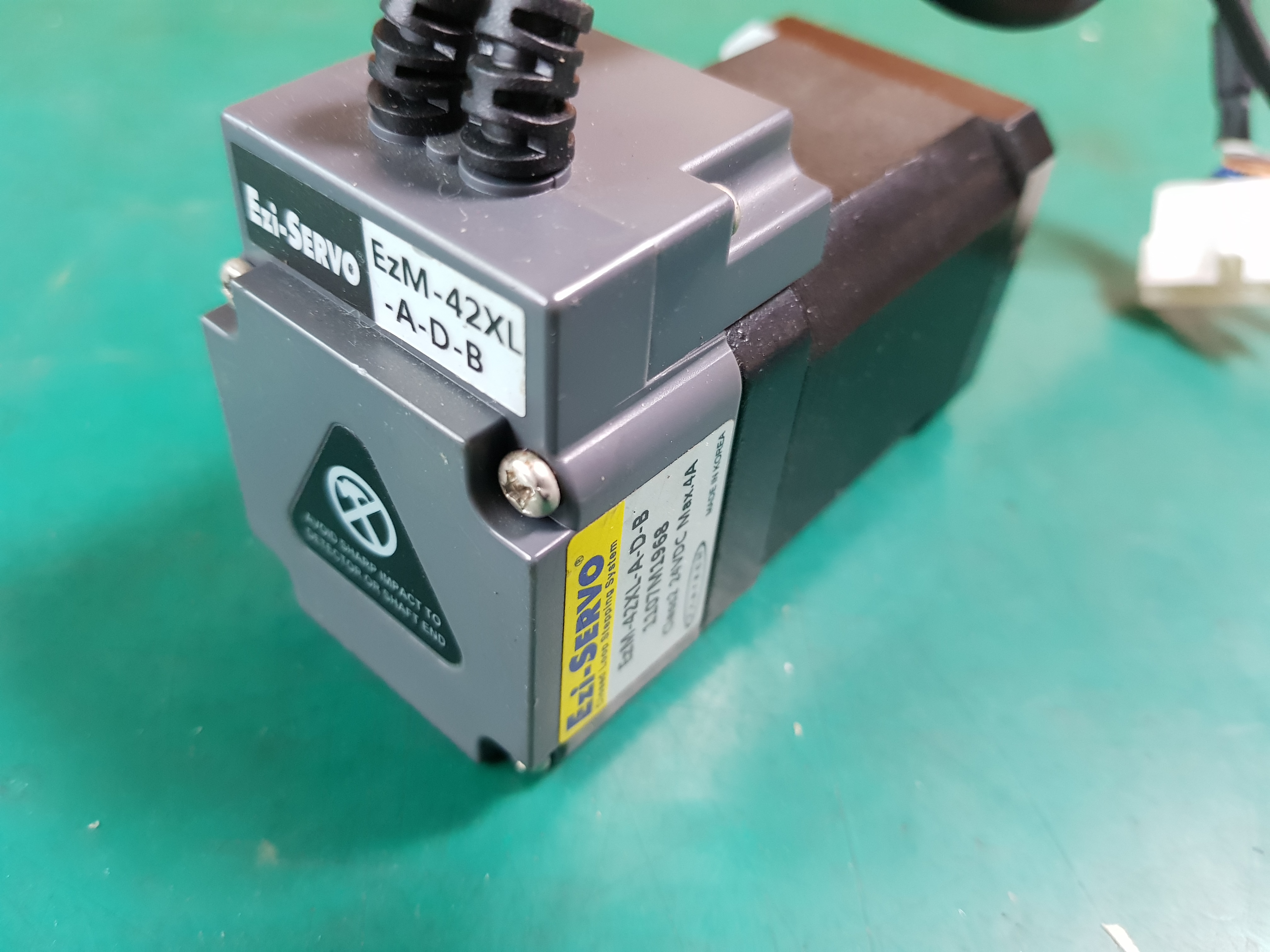 EZI-SERVO MOTOR EZM-42XL-A-D-B (중고)