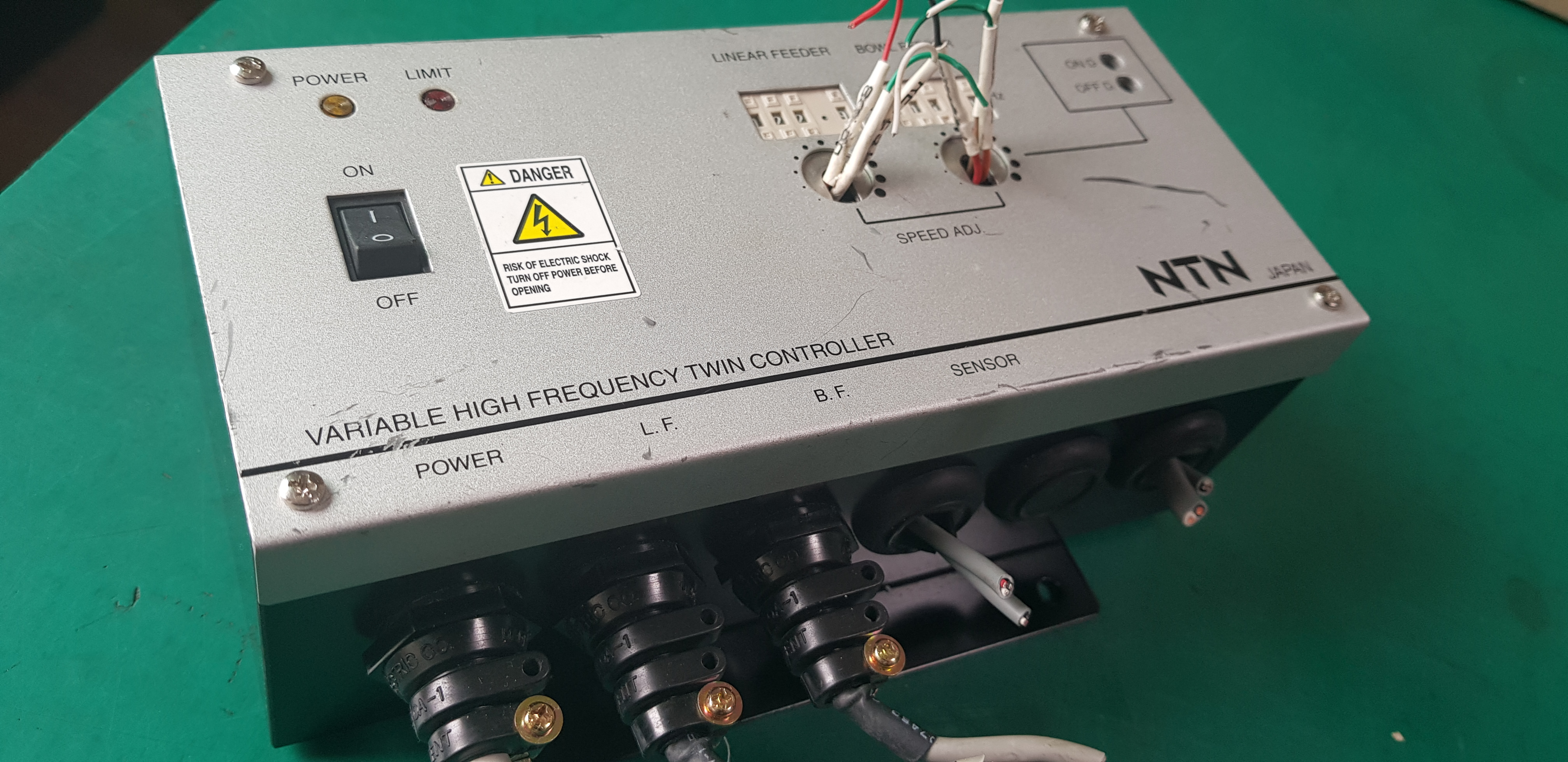 VARIABLE HIGH FREQUENCY TWIN CONTROLLER ET818 (중고)