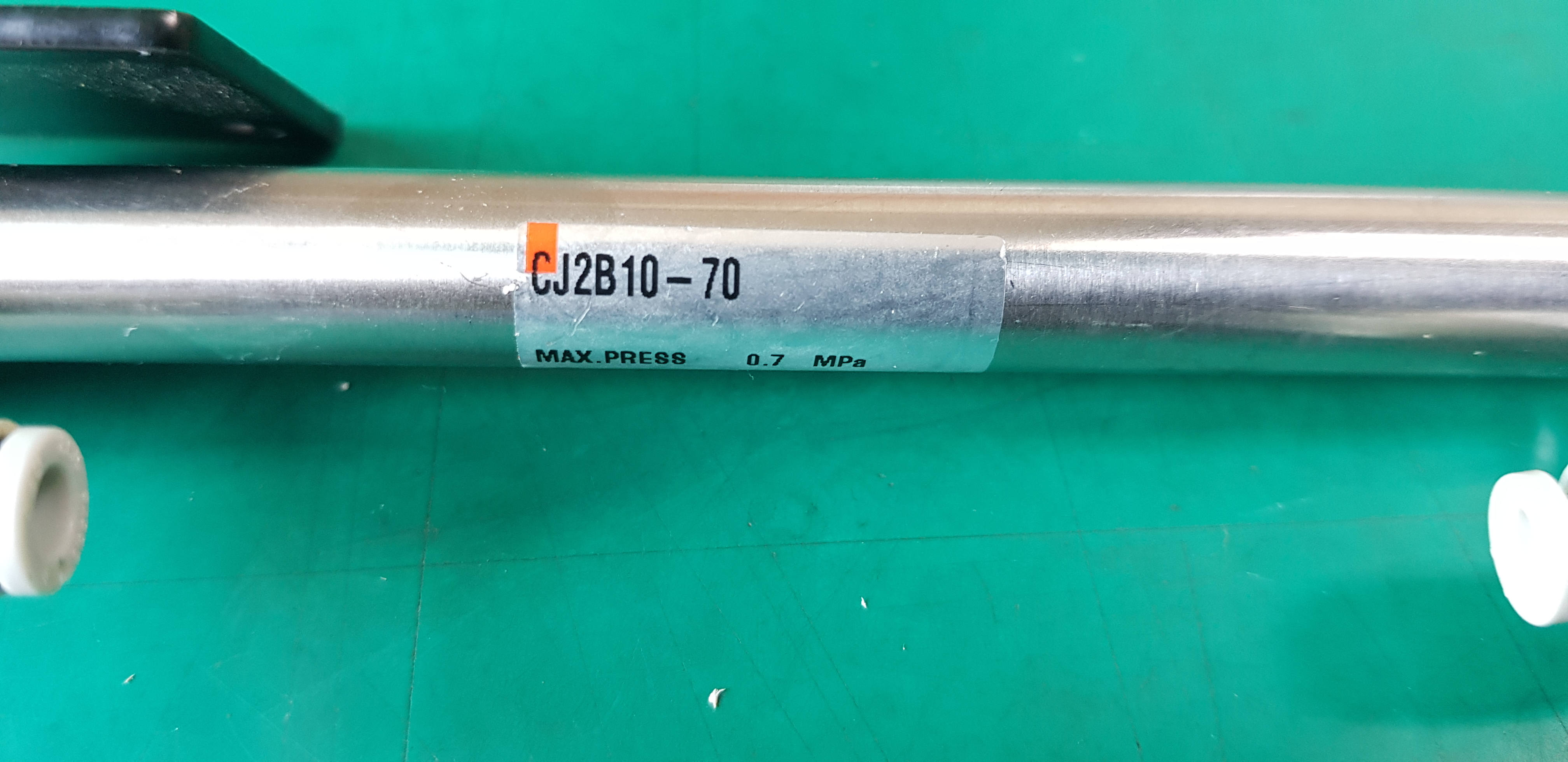 AIR CYLINDER CJ2B10-70 (중고)