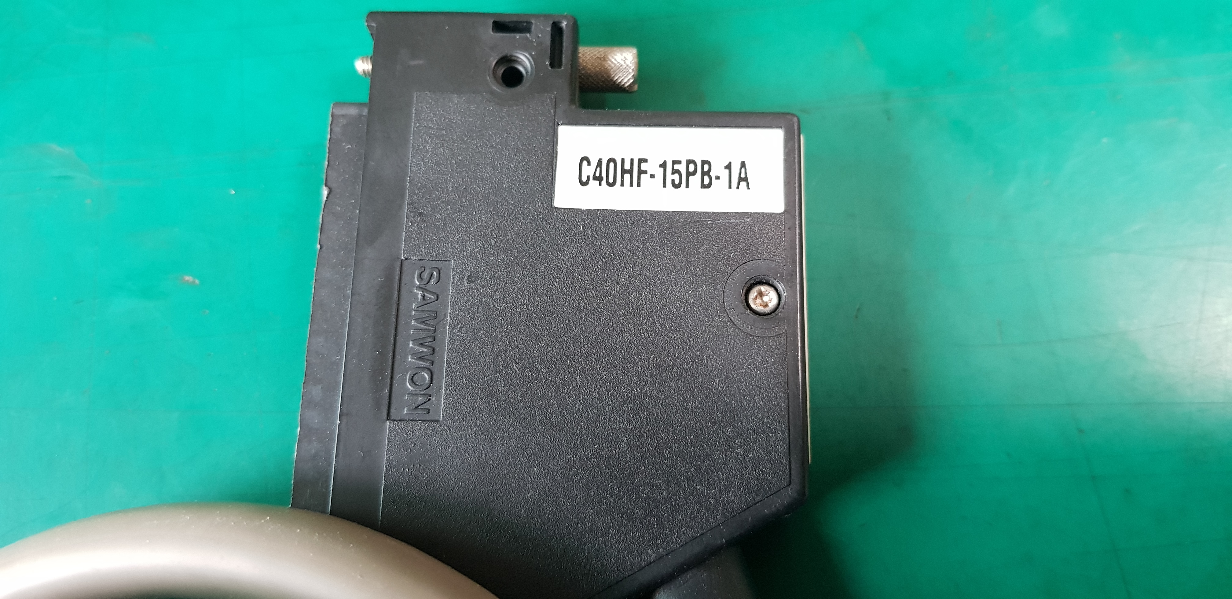 PLC I/O CABLE C40HF-15PB-1A (중고)