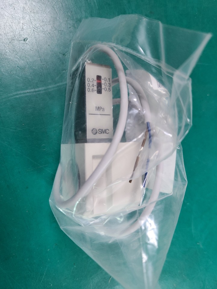 (A급-미사용품) 압력 스위치 SMC IS10E-4004 pressure switch w/piping adapter 