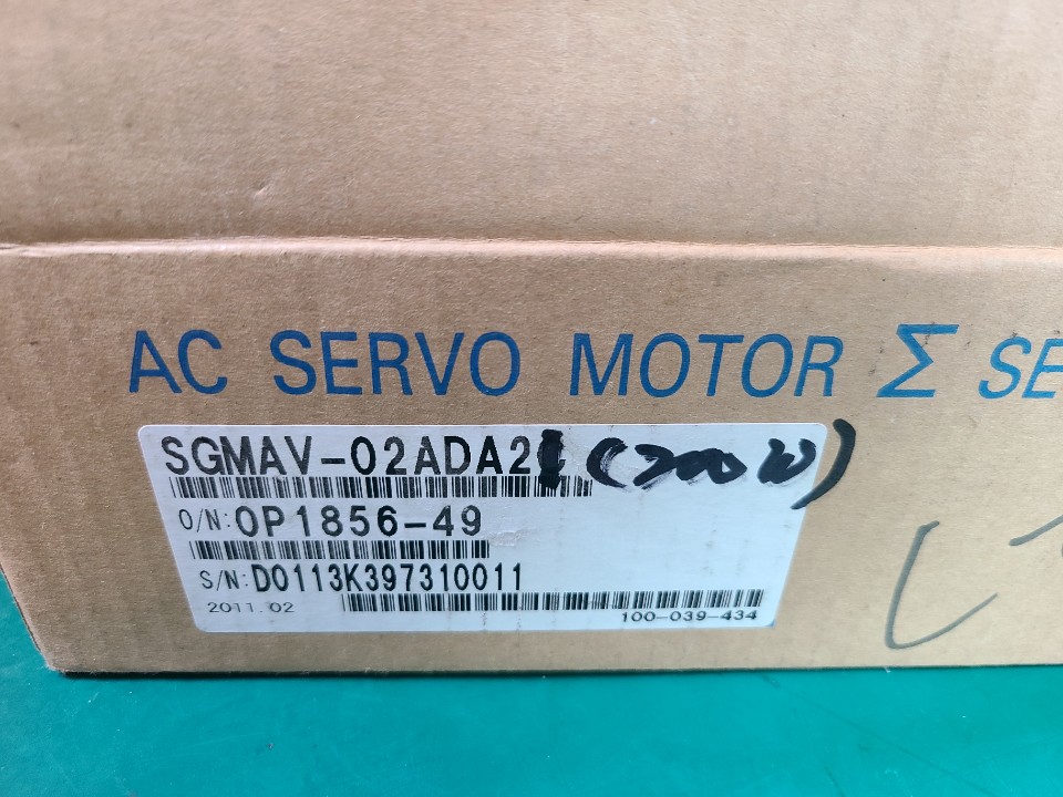 (미사용품) SERVO MOTOR YASKAWA SGMAV-02ADA21(200W) 야스까와 서보모타