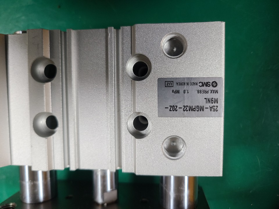 SMC GUIDE CYLINDER 25A-MGPM32-20Z-M9NL (중고) 가이드 실린더