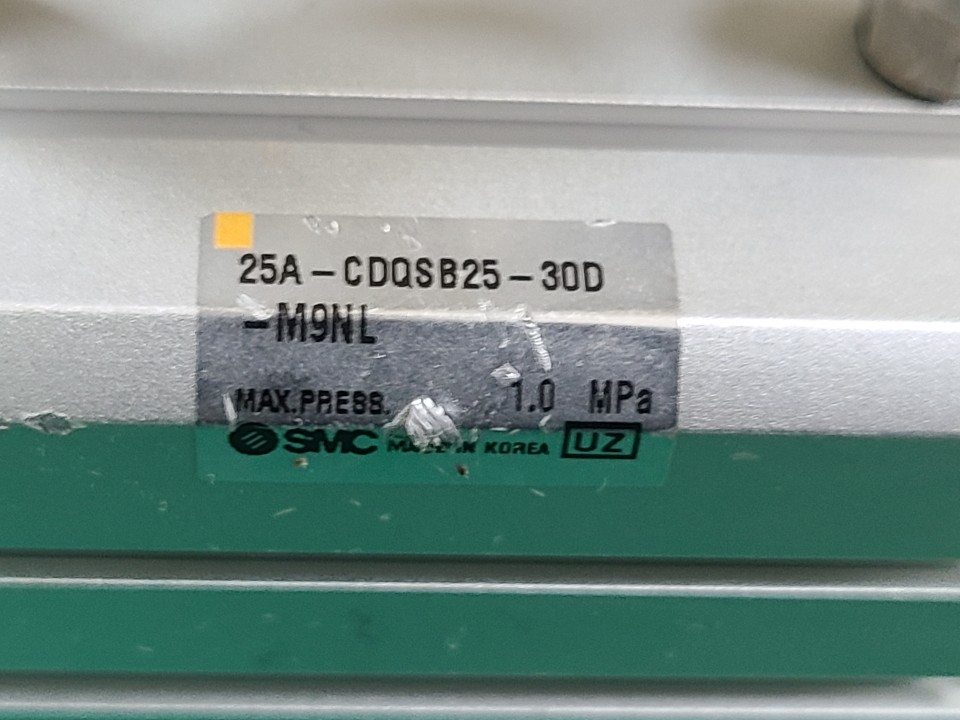 SMC AIR CYLINDER 25A-CDQSB25-30D-M9NL (중고) 에어 실린더