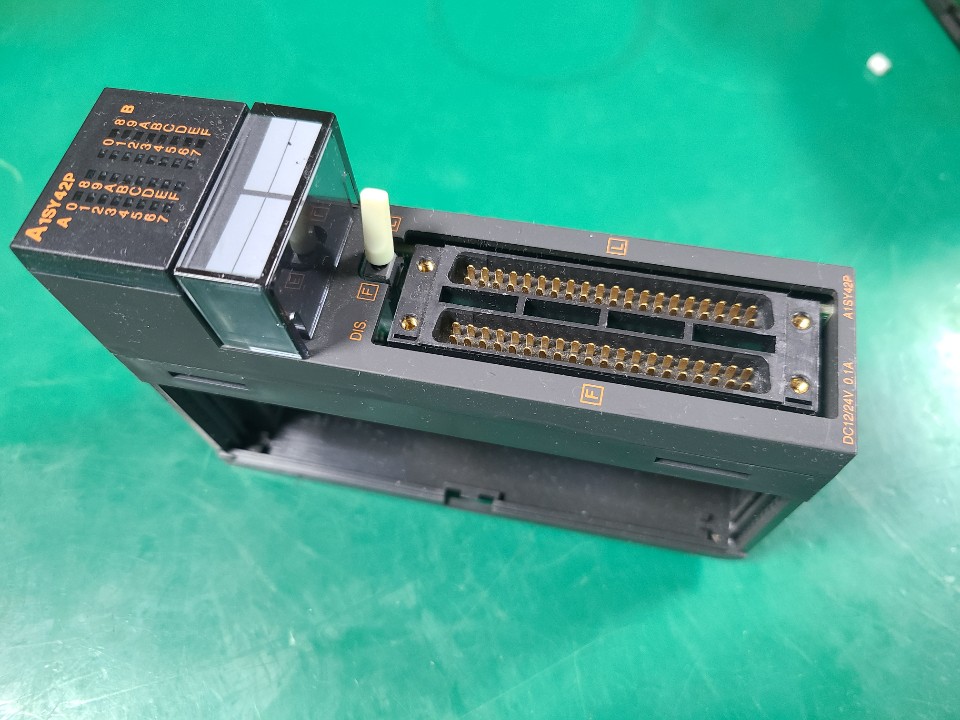 MITSUBISHI PLC OUTPUT UNIT A1SY42P (중고) 미쓰비씨 아웃풋 유닛