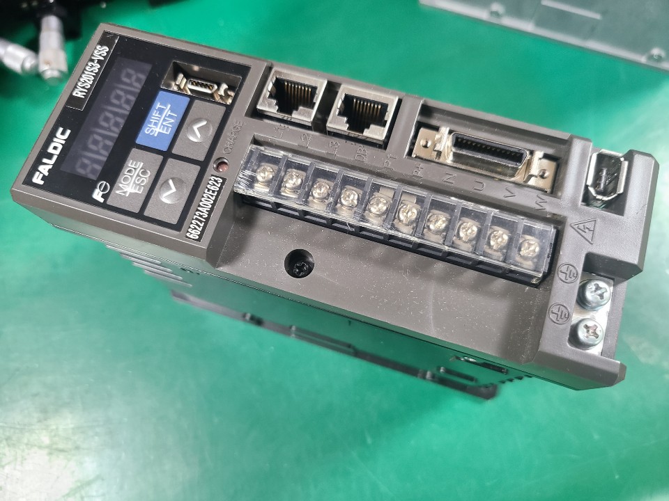 FUJI SERVO DRIVE RYS201S3-VSS (중고) 후지 서보드라이브