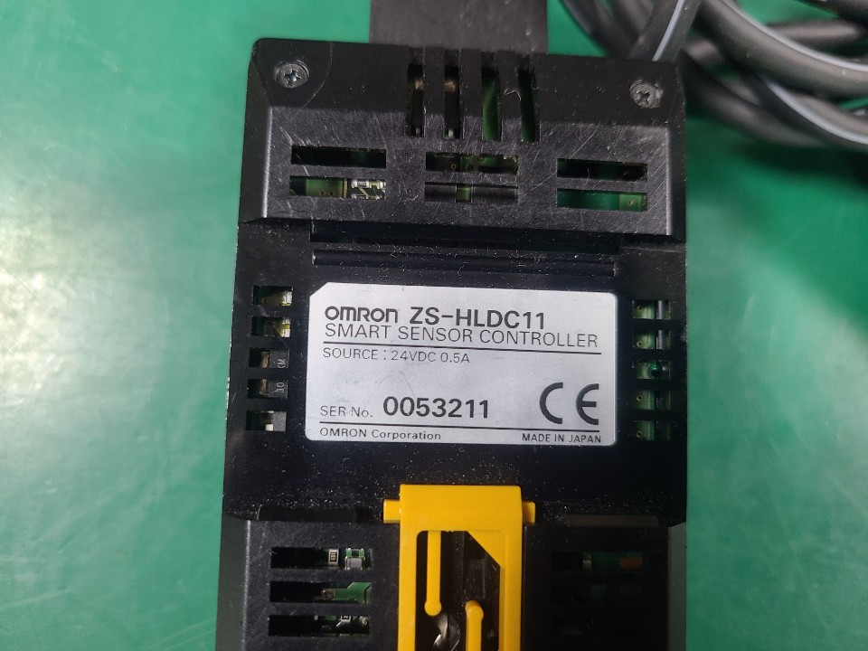 OMRON SMART SENSOR CONTROLLER ZS-HLDC11+ZS-LD20T (중고) 옴론 변위센서