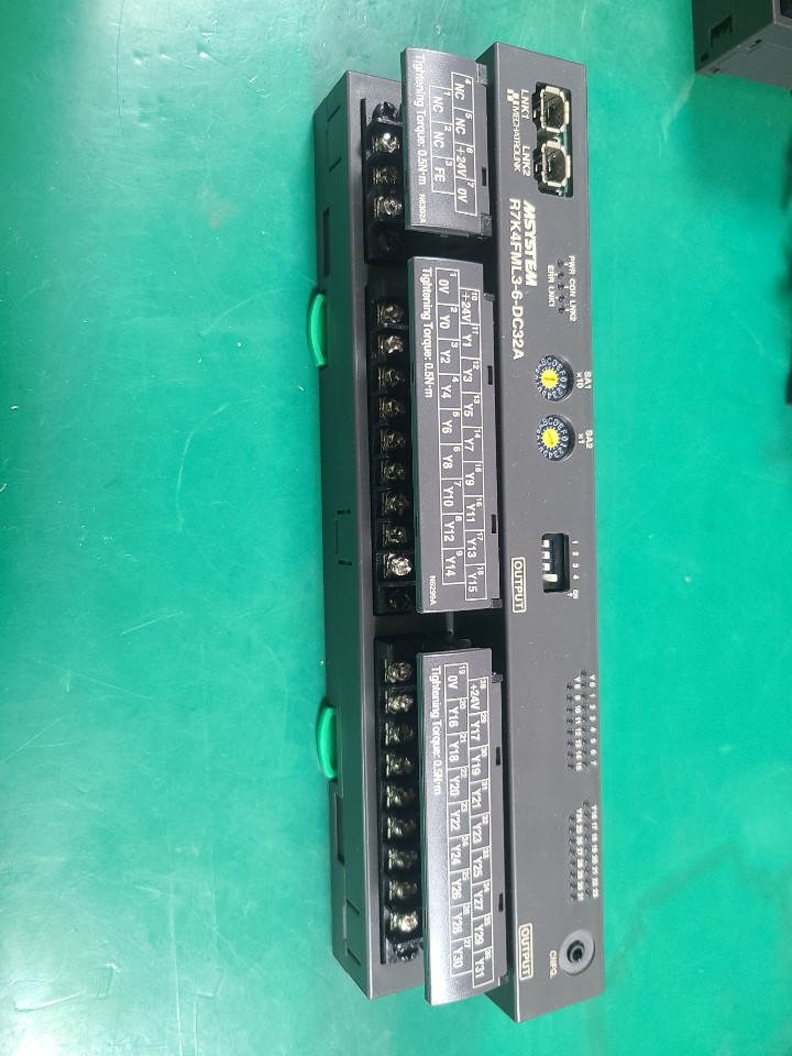 MSYSTEM MACHATROLLINK-III I/O R7K4FML3-6-DC32A-R (중고)