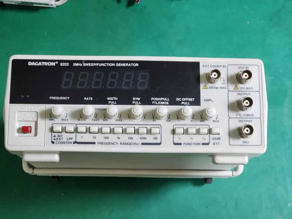 DAGATRON 2MHz SWEEP FUNCTION GENERATOR FG-8202 (중고)