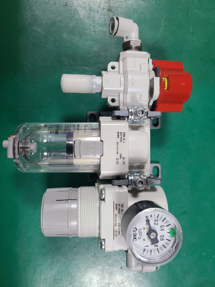 SMC AIR REGULATOR AFM30-03-A+AR30-03B-A+VHS30-03B (중고) 에어 레귤레이터