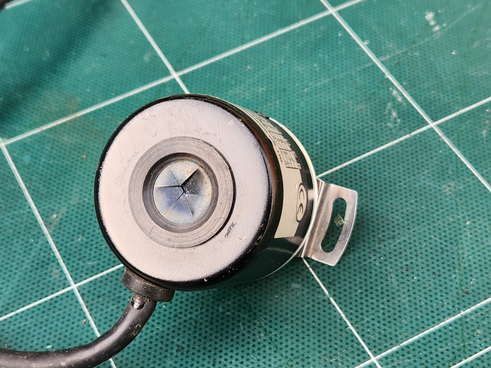 KWANGWO ROTARY ENCODER  RIA-40-0100ZOA 로터리 엔코더 (중고)