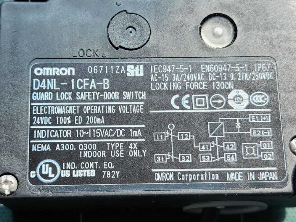 OMRON SAFETY DOOR-LOCK SWITCH D4NL-1CFA-B 오므론 안전 장금 장치 (중고)