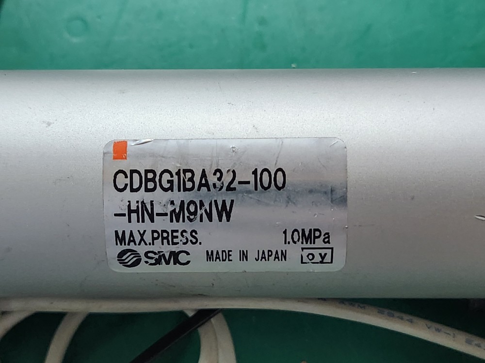 SMC CYLINDER CDBG1BA32-100-HN-M9NW 실린더 (중고)