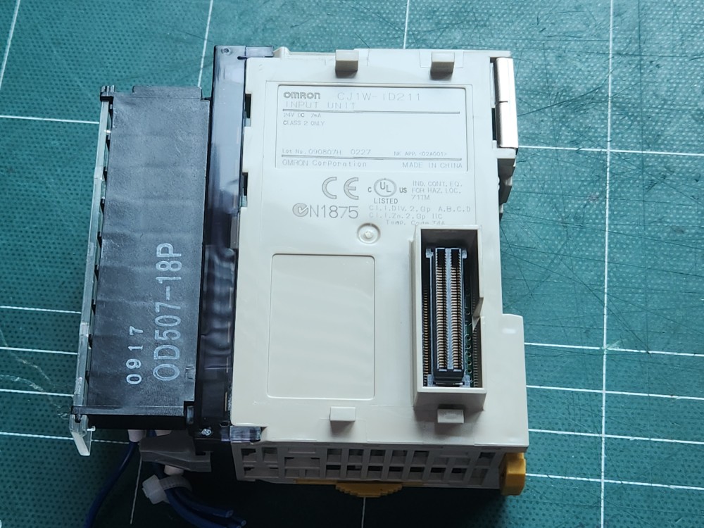 OMRON PLC INPUT UNIT CJ1W-ID211 (중고)