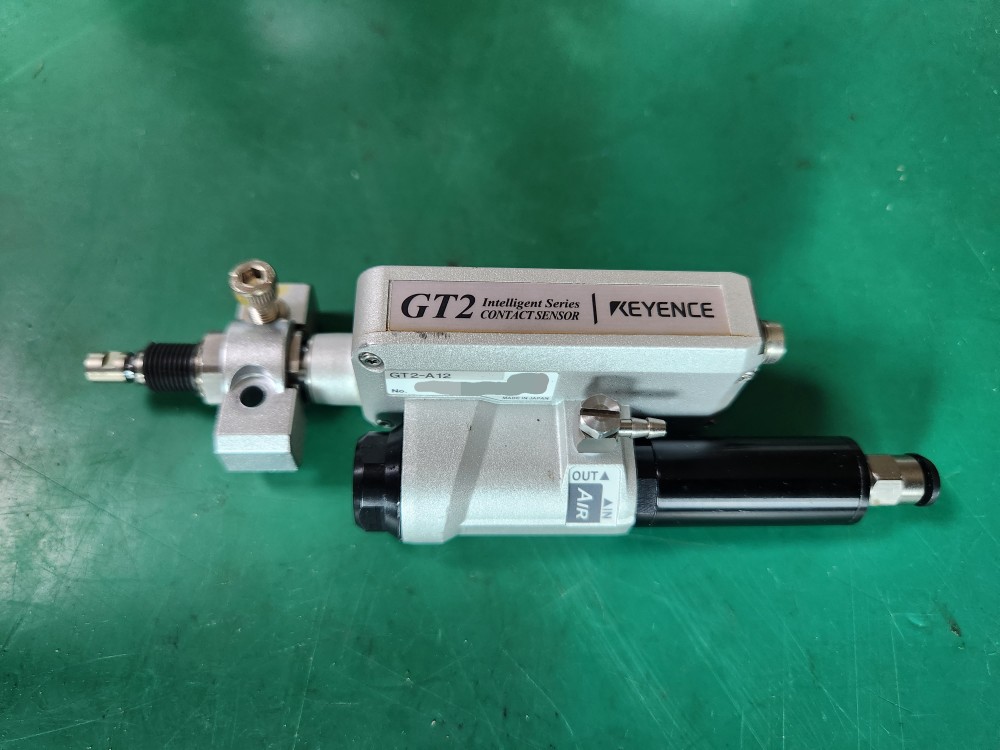 KEYENCE SENSOR HEAD AIR CYLINDER MODEL GT2-A12 키엔스 고정도 접촉식 디지털 센서 (중고)