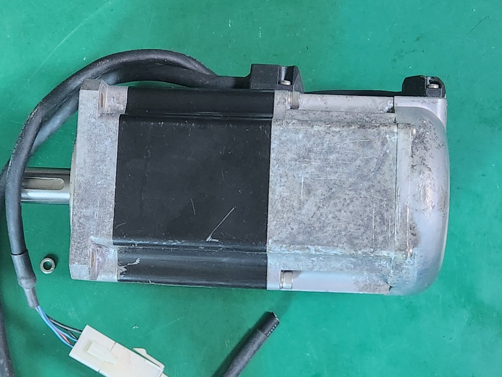 RS AUTOMATION SERVO MOTOR CSMT-08BR1ABT3 (중고)