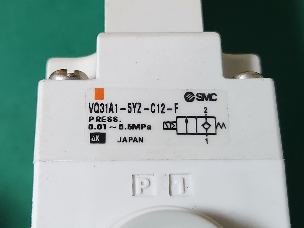 SMC SOLENOID VALVE VQ31A1-5YZ-C12-F 솔벨브 (중고)