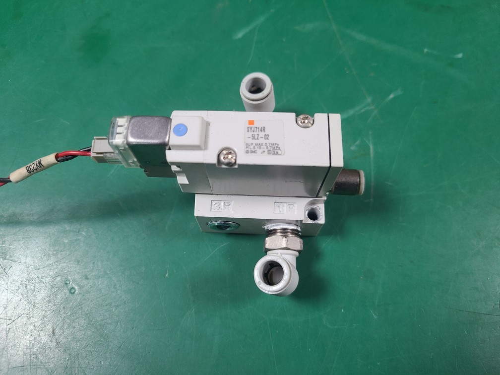 SMC SOLENOID VALVE SYJ714R-5LZ-02 (중고) 솔레노이드밸브