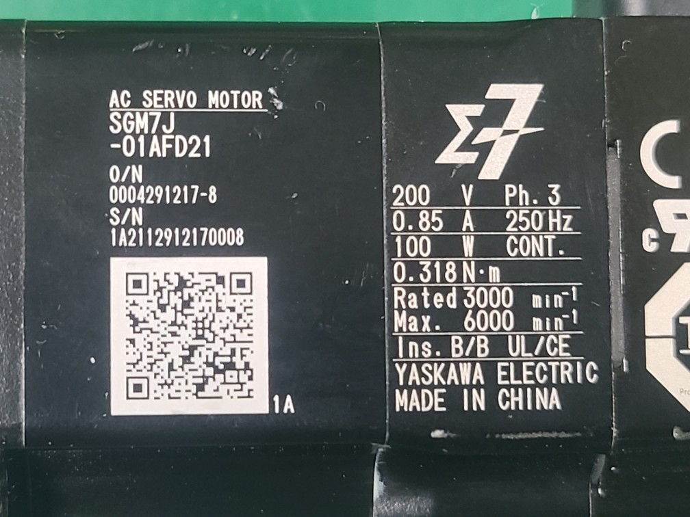 YASKAWA SERVO MOTOR SGM7J-01AFD21 (중고) 야스까와 서보모타