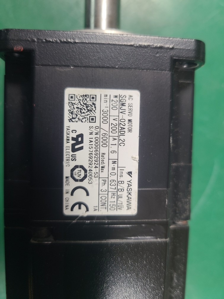 YASKAWA SERVO MOTOR SGMJV-02ADL2C (중고-200W)  야스가와 서보모타