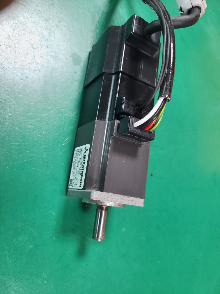 MITSUBISHI SERVO MOTOR HC-KFS13B (중고) 미쓰비씨 서보모타