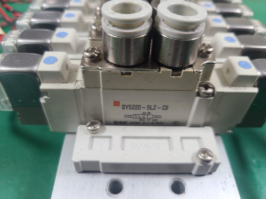 SMC SOLENOID VALVE SY5220-5LZ-C8 (5EA-중고) 솔레노이드 밸브