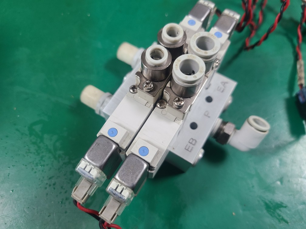 SMC SOLENOID VALVE SY5320-5LOZ-C6+C8(2EA-중고) 솔레노이드 밸브