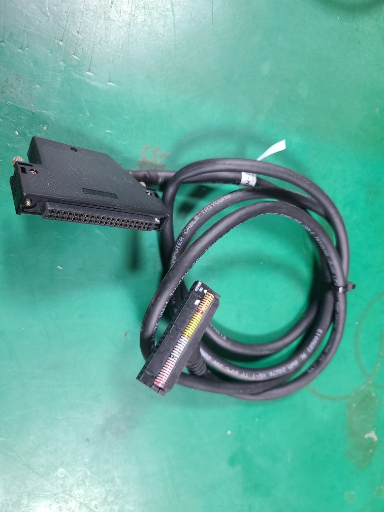 OMRON PLC I/O CABLE CIJ-TC40-OM-1.5 (중고) 옴론 피엘씨 인터페이스 케이블