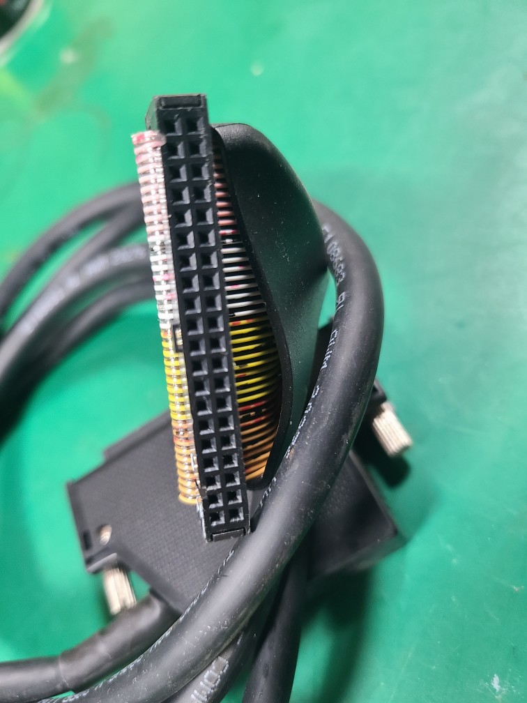 OMRON PLC I/O CABLE CIJ-TC40-OM-1.5 (중고) 옴론 피엘씨 인터페이스 케이블