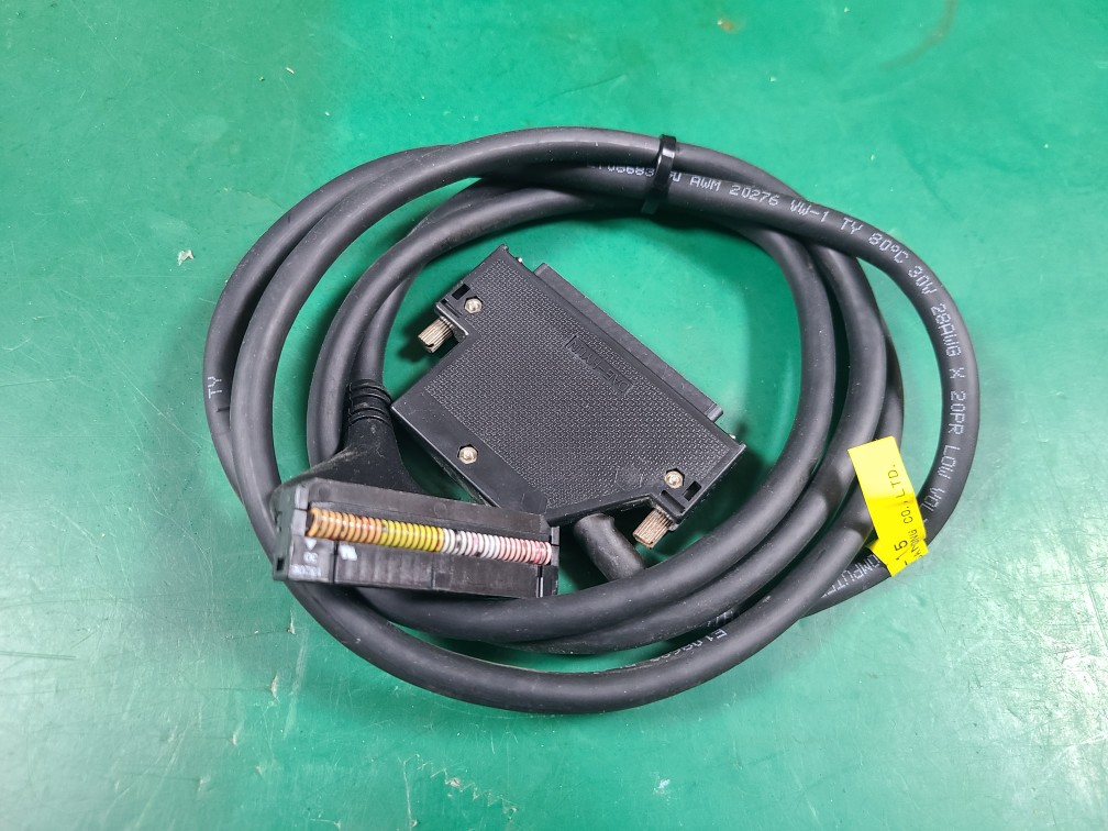 OMRON PLC I/O CABLE CIJ-RC40-OM-1.5 (중고) 옴론 피엘씨 인터페이스케이블