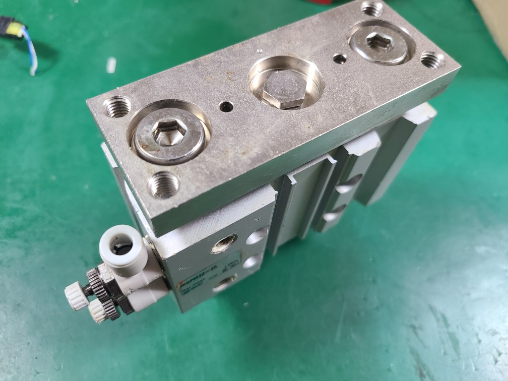 SMC GUIDE CYLINDER MGPM32-25(중고) 가이드실린더